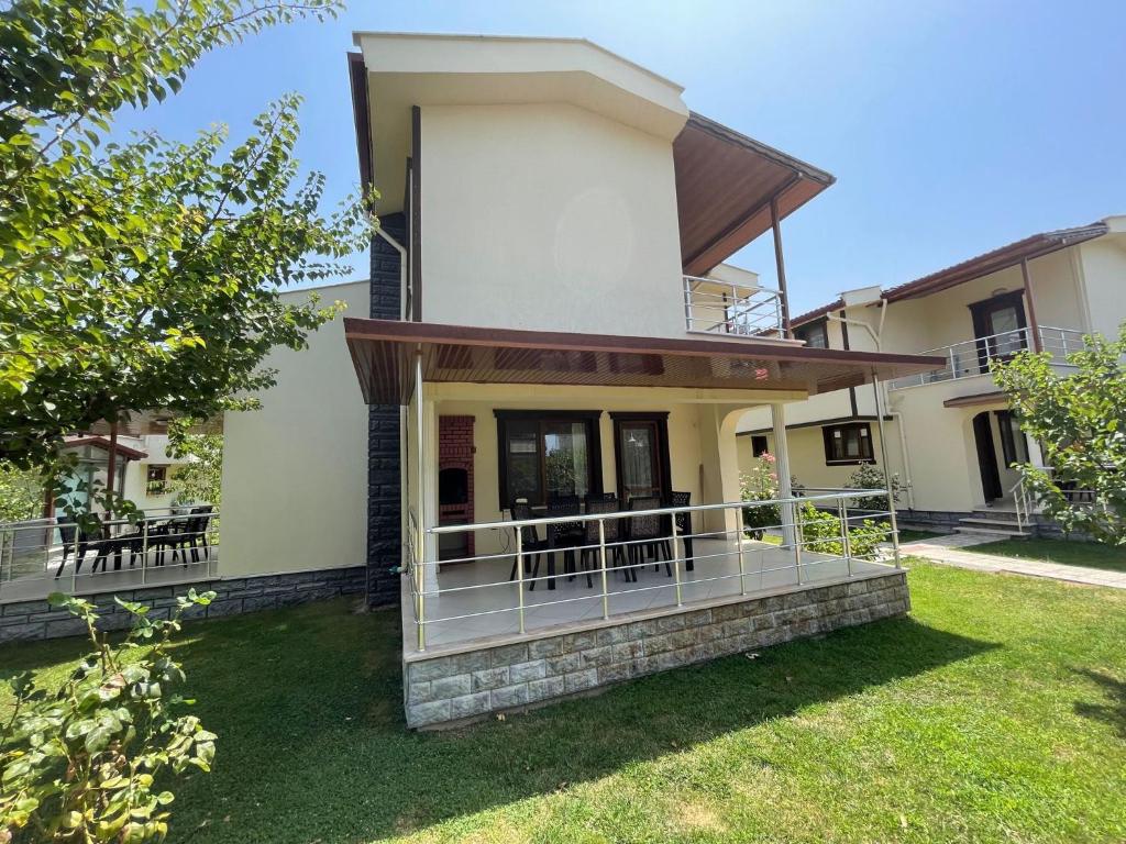 Huge Villa 300 meters to sea and near to Ida mount