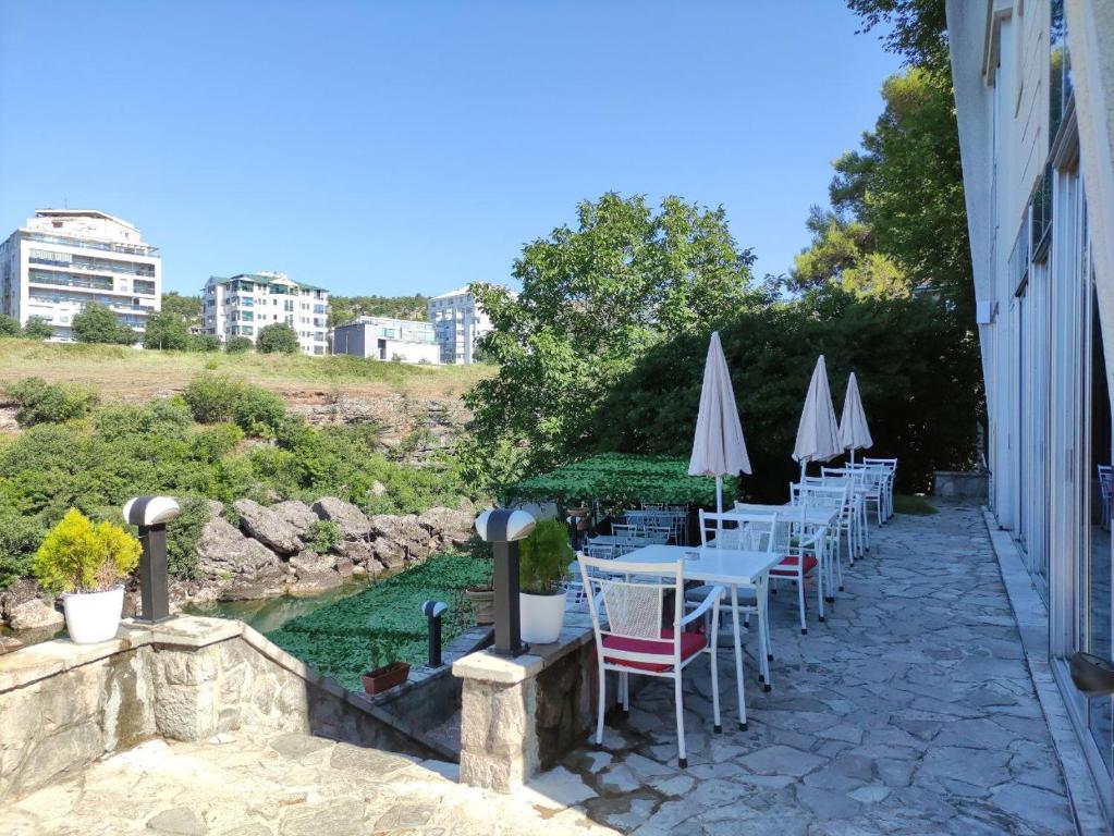 Hotel Ambasador photo