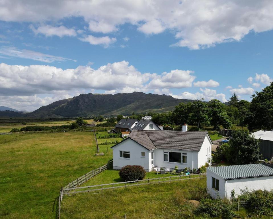 The Sheiling holiday home with gorgeous views over the isles