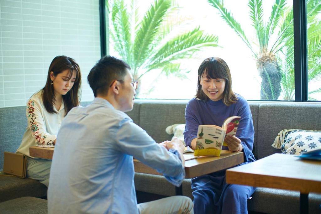 Shared lounge/TV area