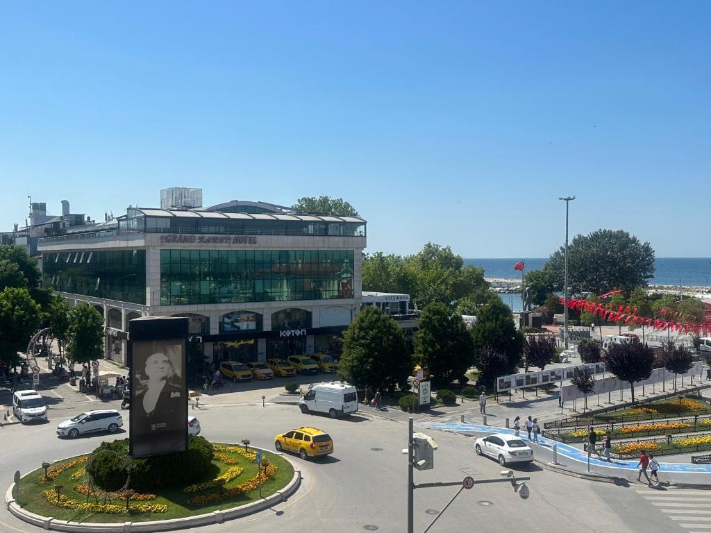 Grand Karot Hotel — Hotel in Yalova