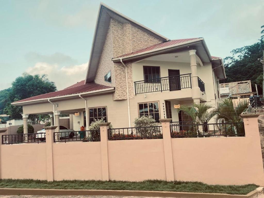 Joyous AP Guest House, Aburi