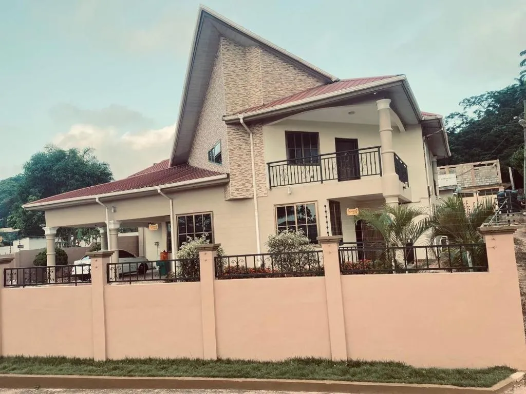 Joyous AP Guest House, hotel in Aburi