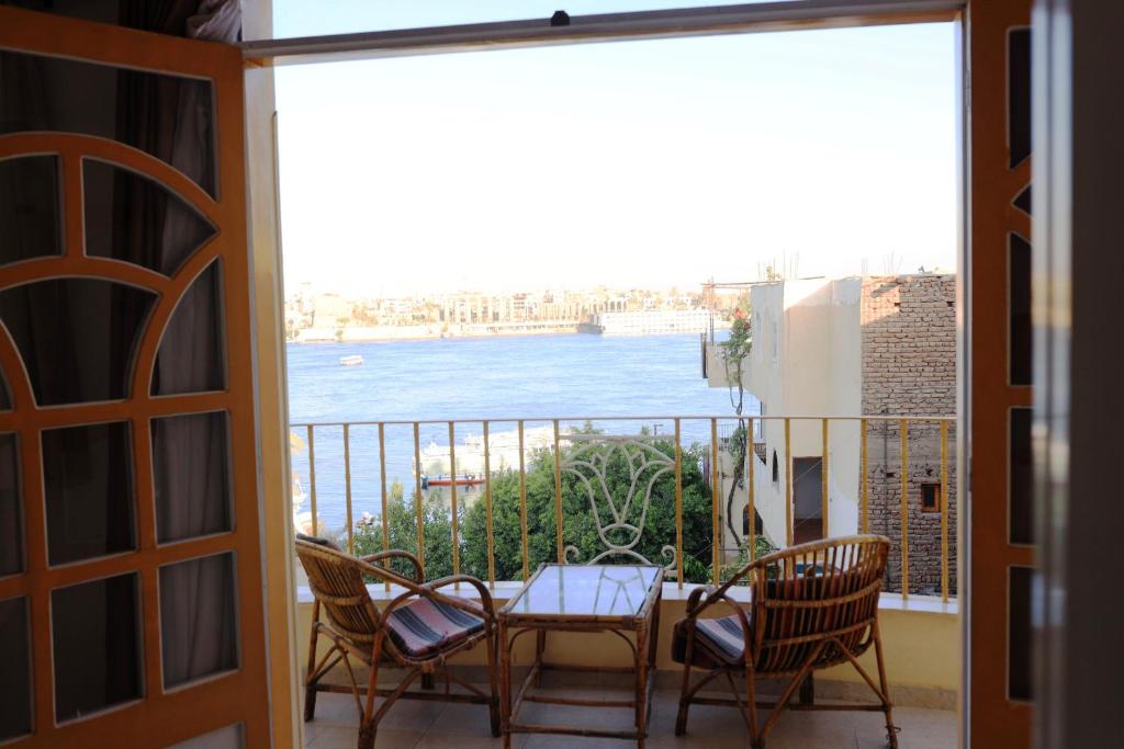 Spring Hotel Luxor photo