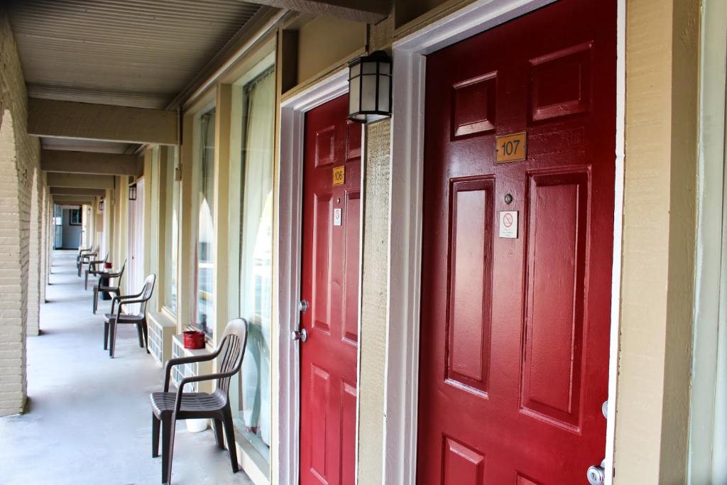Executive Inn Goliad photo
