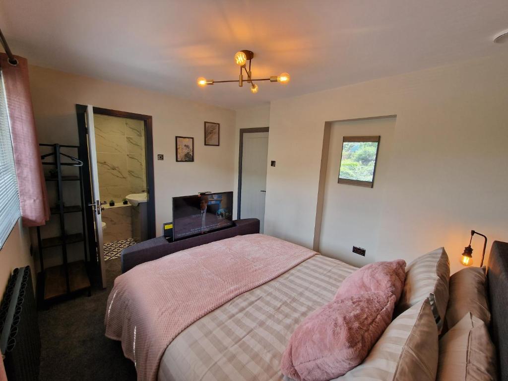 Bowness 3-Bed Hot Tub House - photo 2