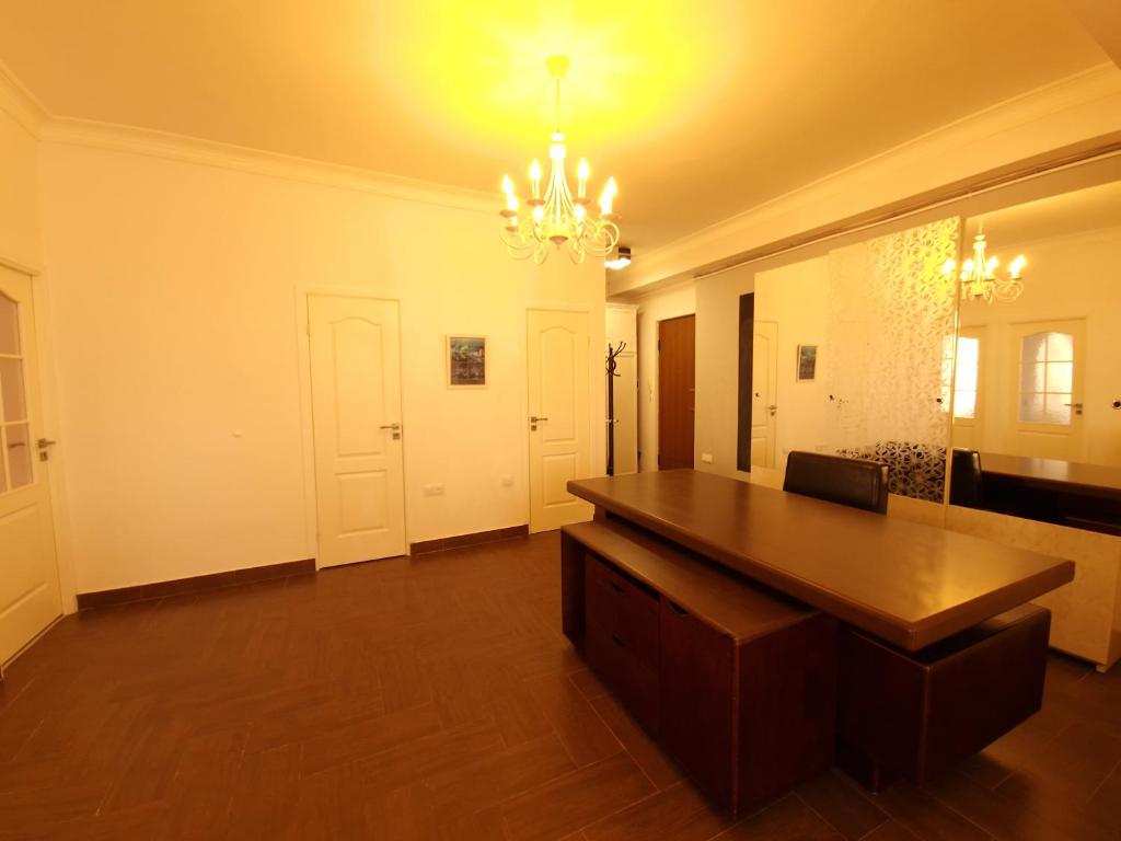 De Facto Home photo