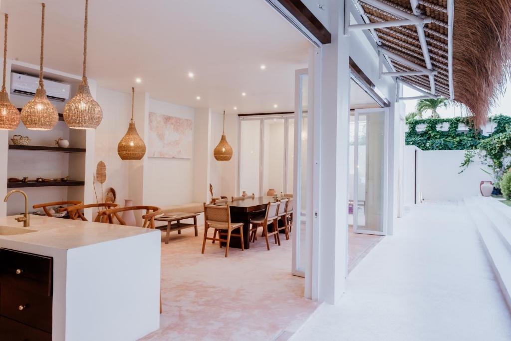 The Hut Hut The Hut Hut