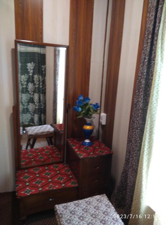 Balmoralcastleheritagehouseboat photo