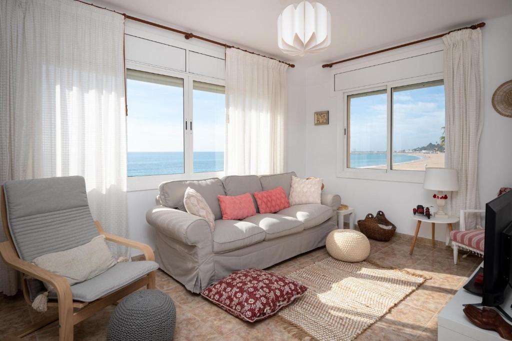 AT101 Primera línea, vista playa, airco, Torredembarra