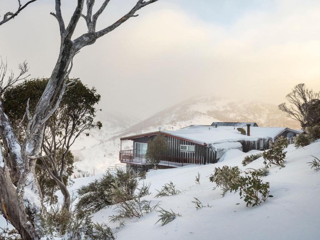 Guthega Inn — Hotel in Snowy Mountains