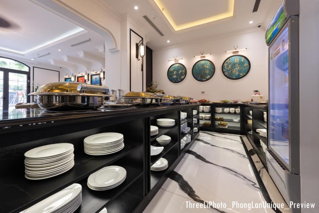 Phong Lan Unique Hotel