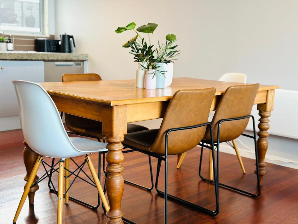 Petone - Central and Spacious, Lower Hutt