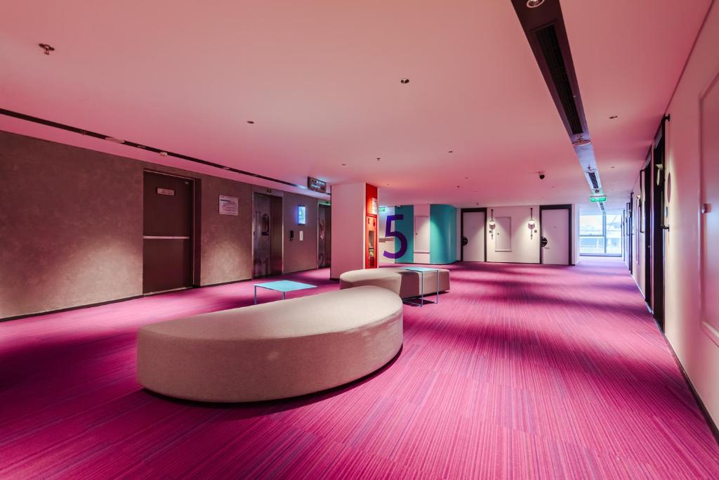 Tru by Hilton Hanoi Station 로비