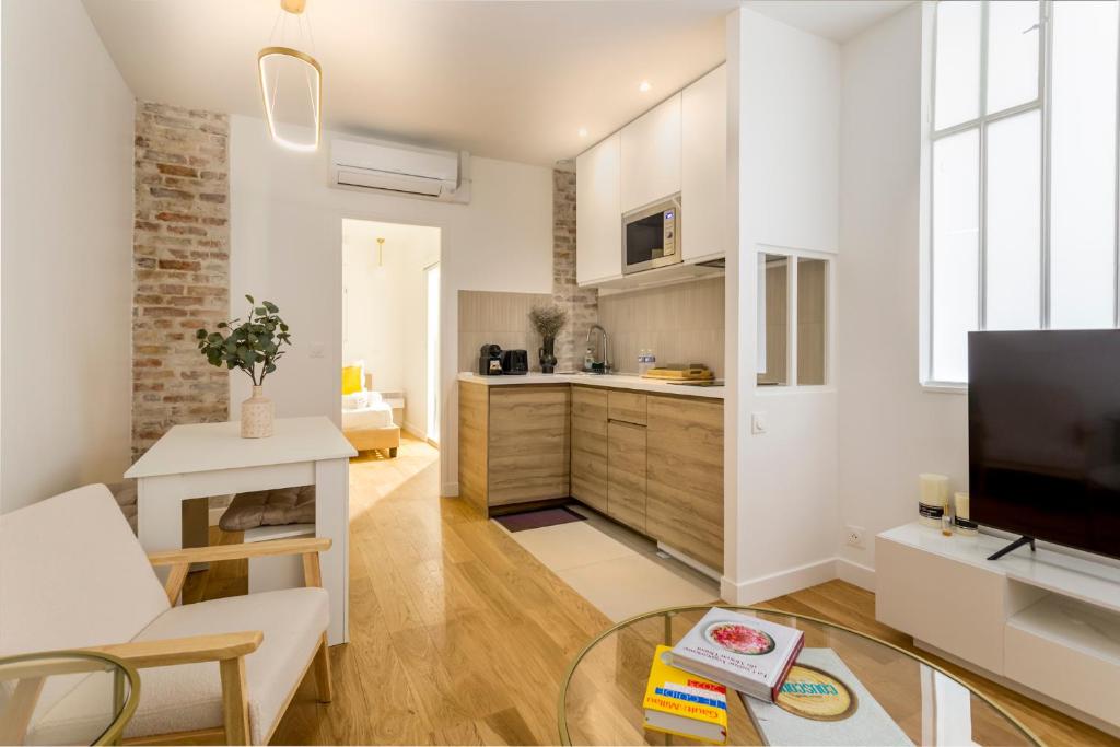 1 BDR Bourse -Opera with AC - 5