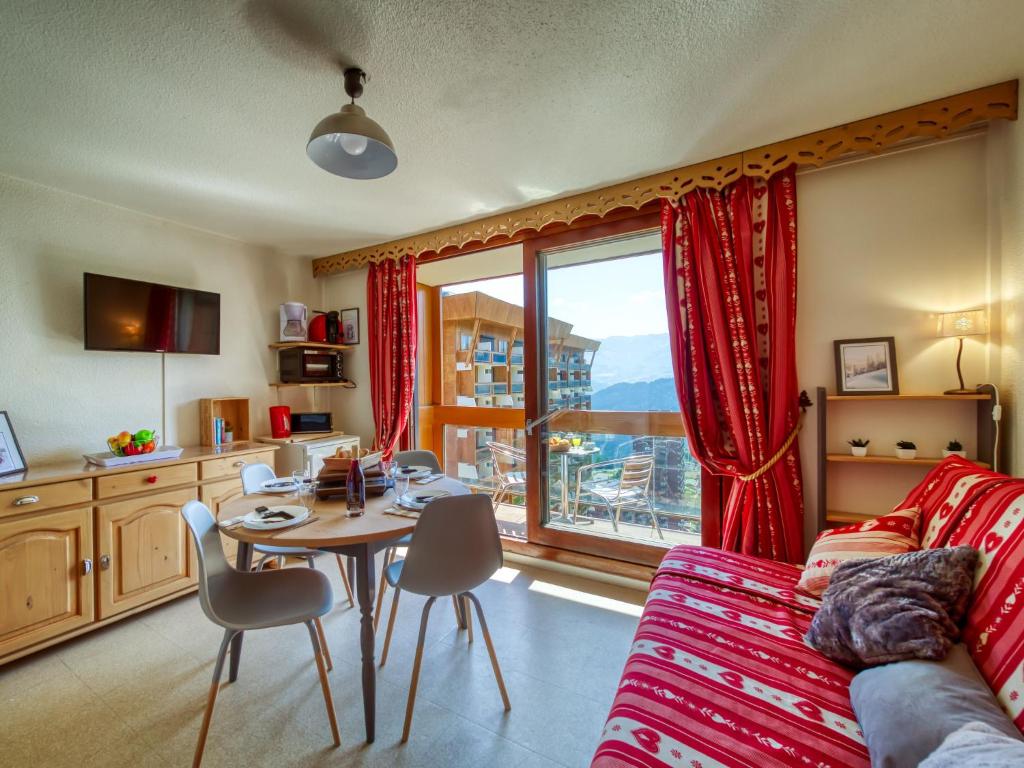 Studio Vostok Zodiaque-79 by Interhome - 2