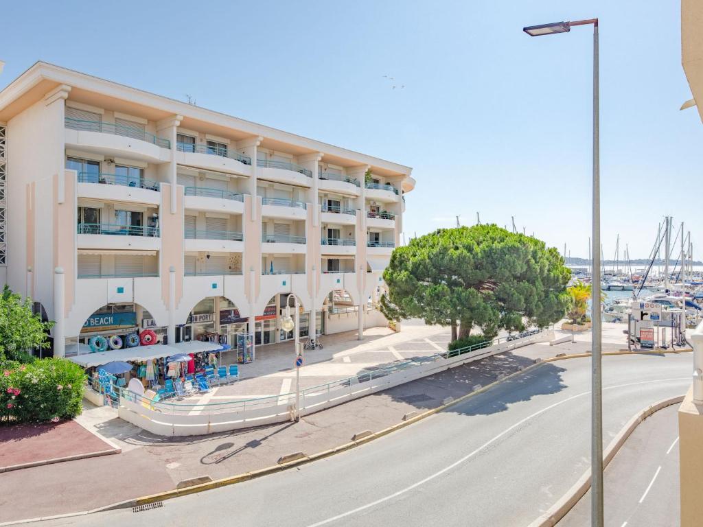 Apartment Les Rives Latines-1 by Interhome - 2