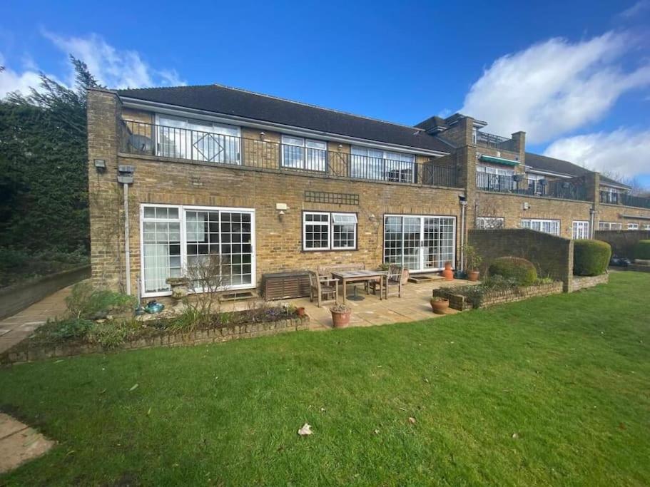 Luxury 3 Bed with Pool Deacons Heights