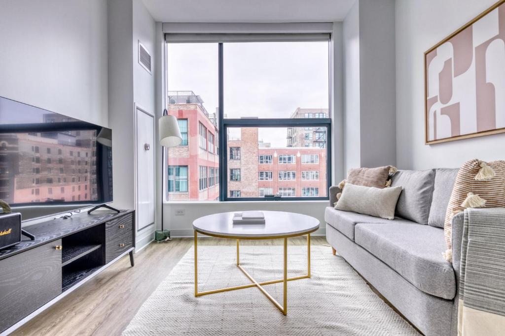 W Loop Studio w Gym Pool in heart of Greektown CHI-532, Chicago