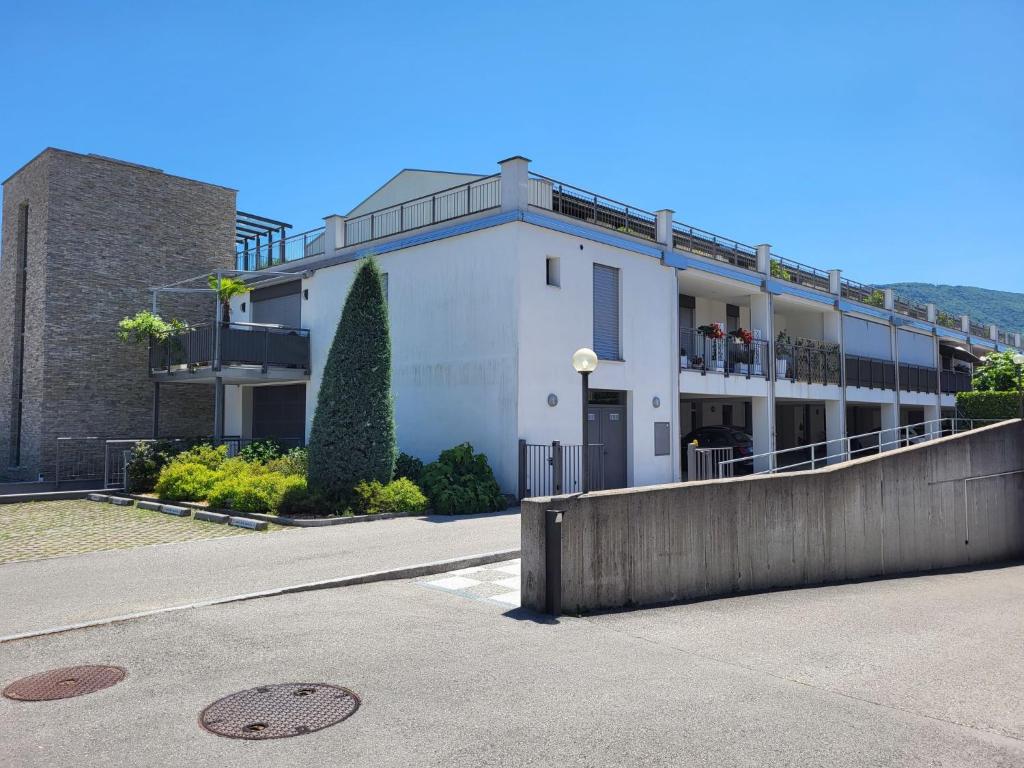 Apartment App- Julia by Interhome, Caslano