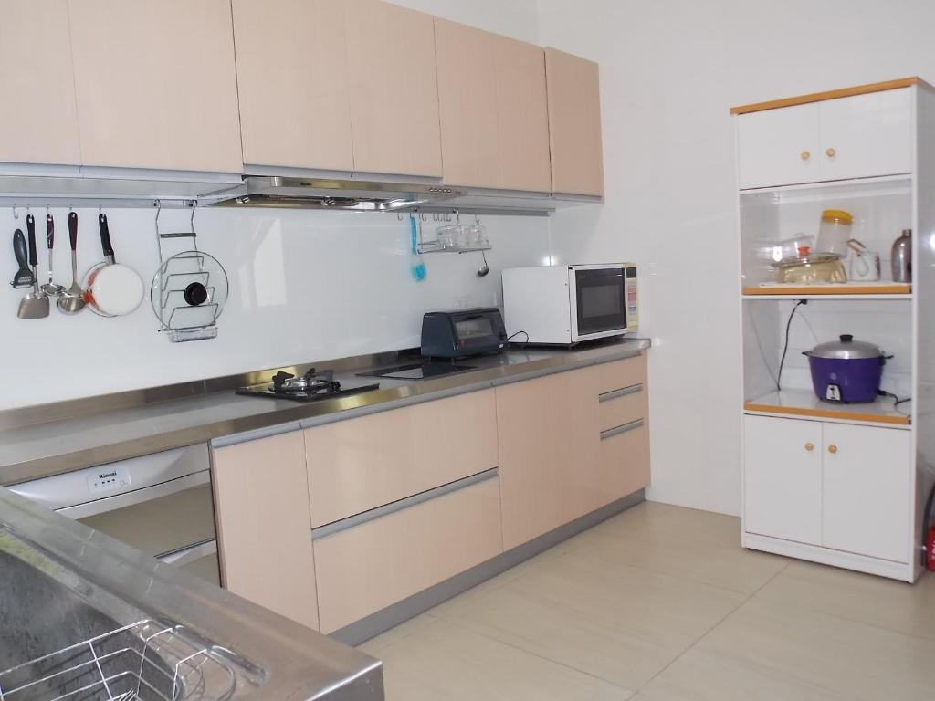 Kitchen, Norman Bed and Breakfast in Hualien