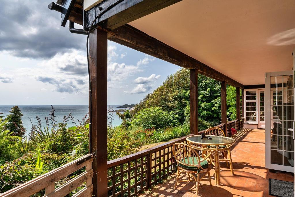 Finest Retreats - Tregatreath, Coverack