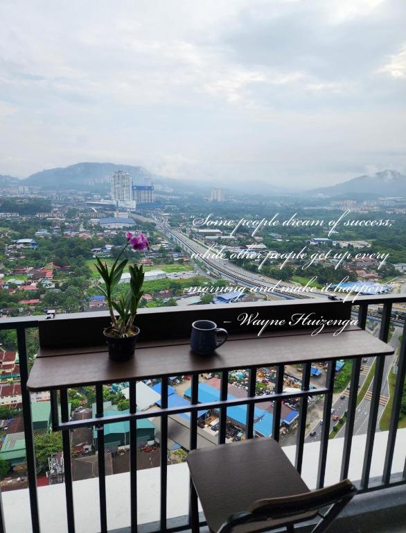 The Netizen #Cheras#C180#MRT#9person stay#Staycation 3 Bed Rooms, Cheras