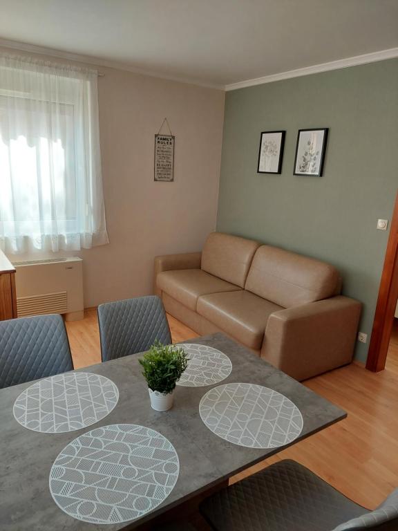 Elek Apartmanhaz 전경