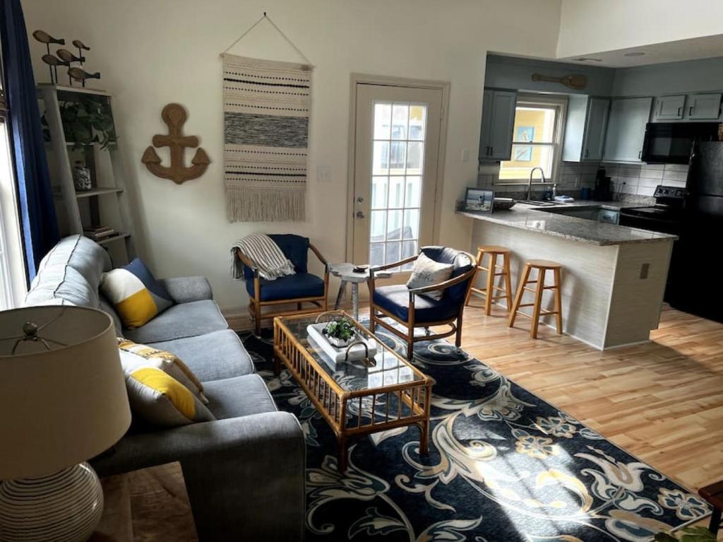 Anchors Away 2 blocks to Surfside Beach in Myrtle Beach (SC) reviews