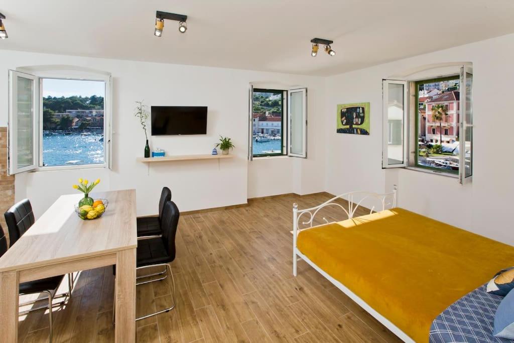 Hvar sea view apartment, Hvar