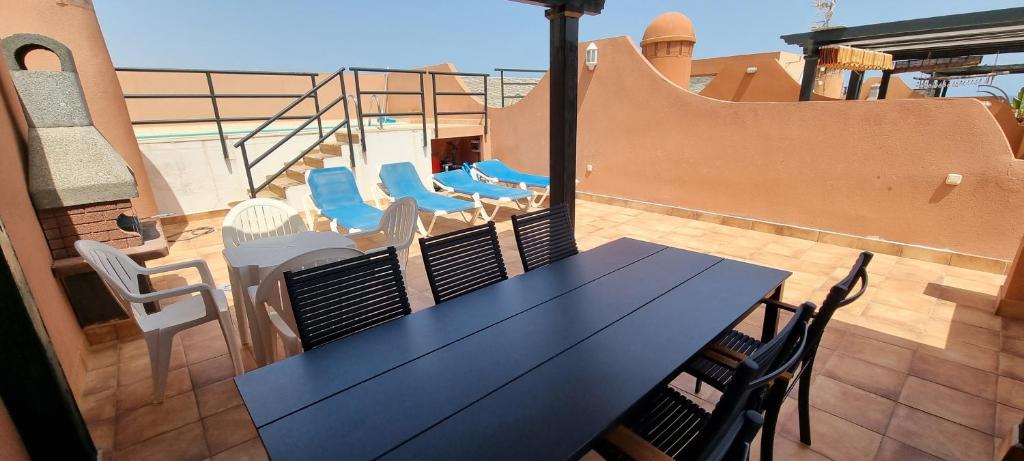 Apartamentos Paraiso Vera Playa, Ed Palmerston, Atico K a pie de playa, piscina privada en solarium, WiFi - 2