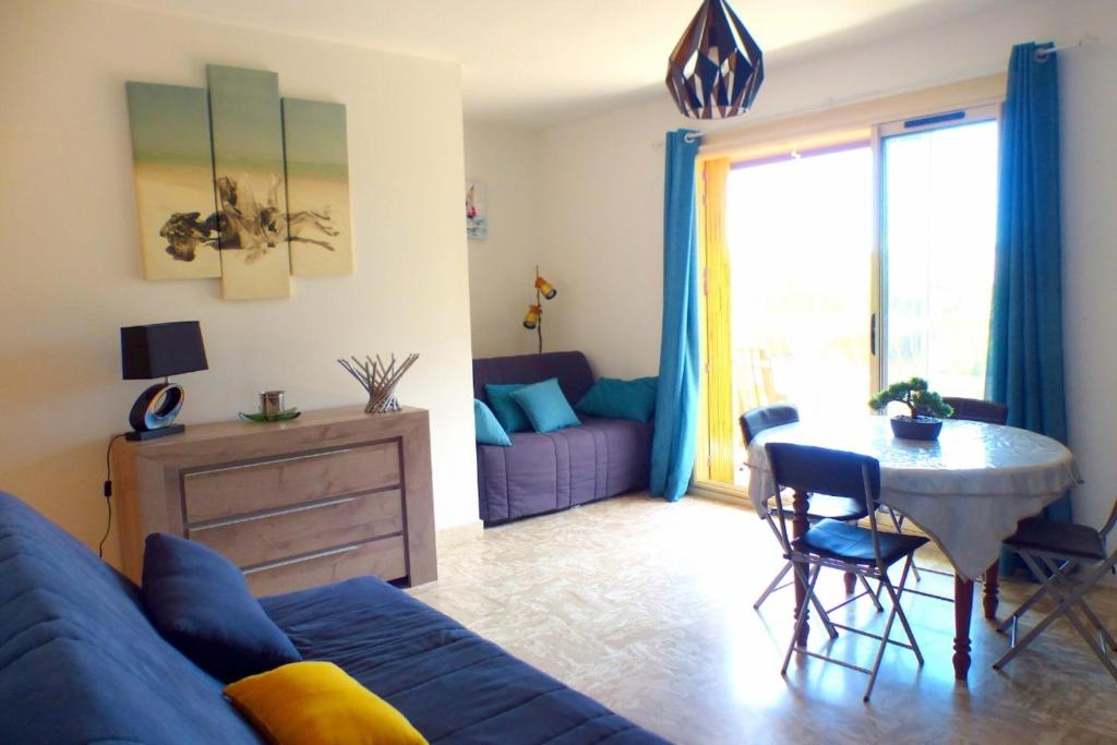 Bright apartment of 44 m with a nice balcony, Sanary-sur-Mer
