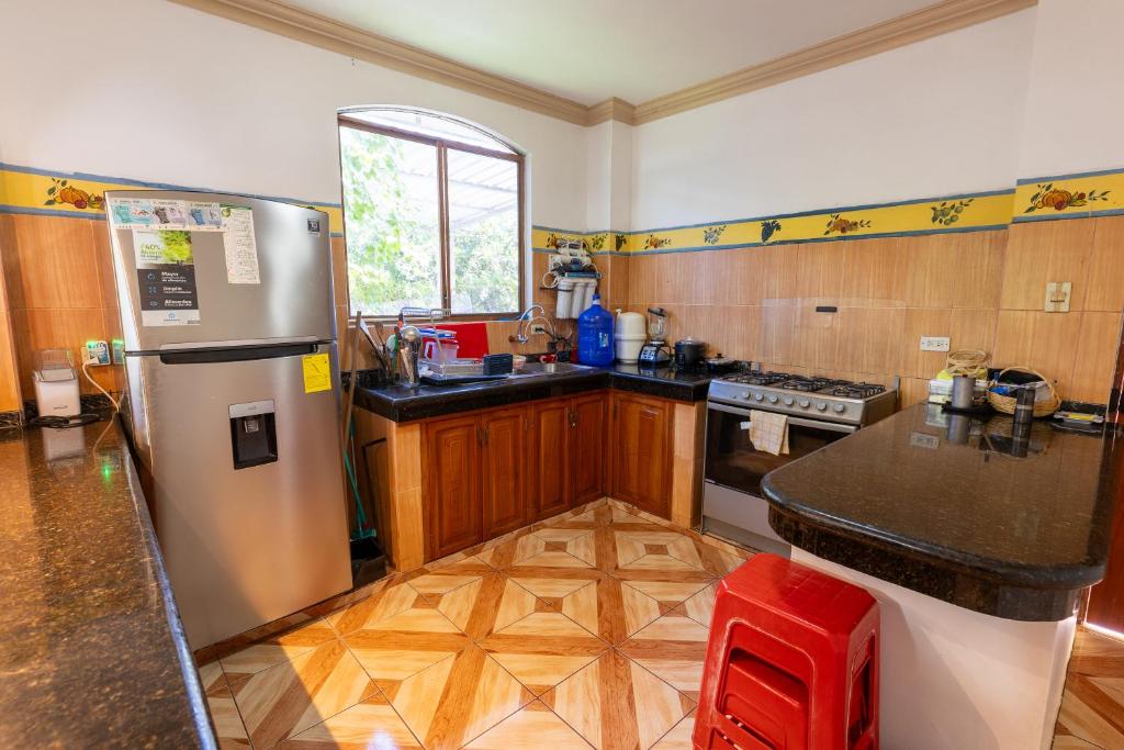 Private Villa in San Cristóbal, 2 Rooms, 6 Beds, AC, WiFi, Kitchen, Washer & Dryer, 4 min from the airport - Tropical - Galápagos Home - 5