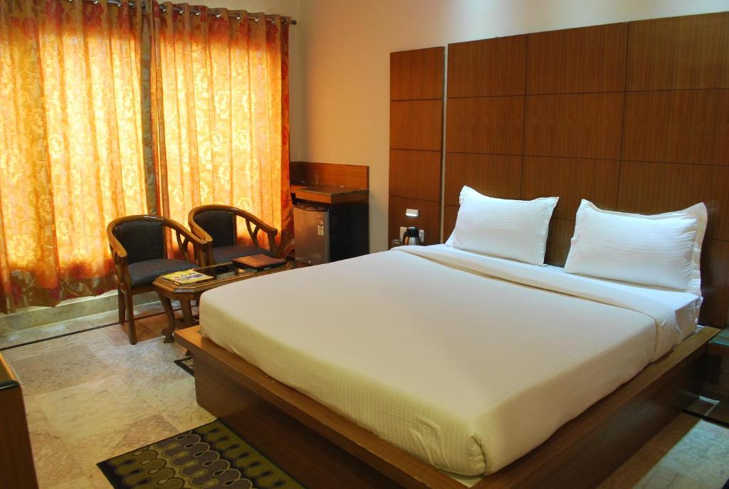 Hotel Basera Brij Bhoomi photo