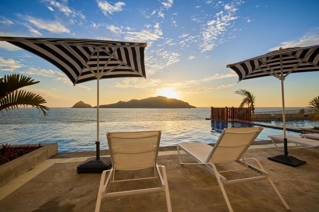 Courtyard by Marriott Mazatlan Beach Resort - 5