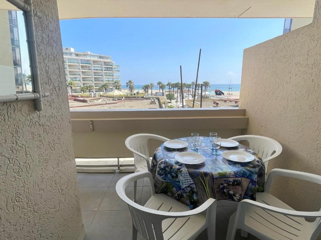 Appartement 2 pièces avec piscine proche commerces - FR-1-748-4 - 2