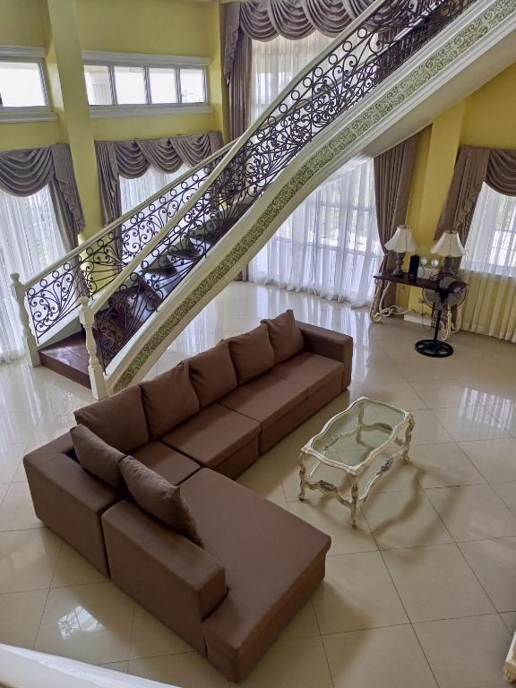 Canoy's Mansion Apartelle photo