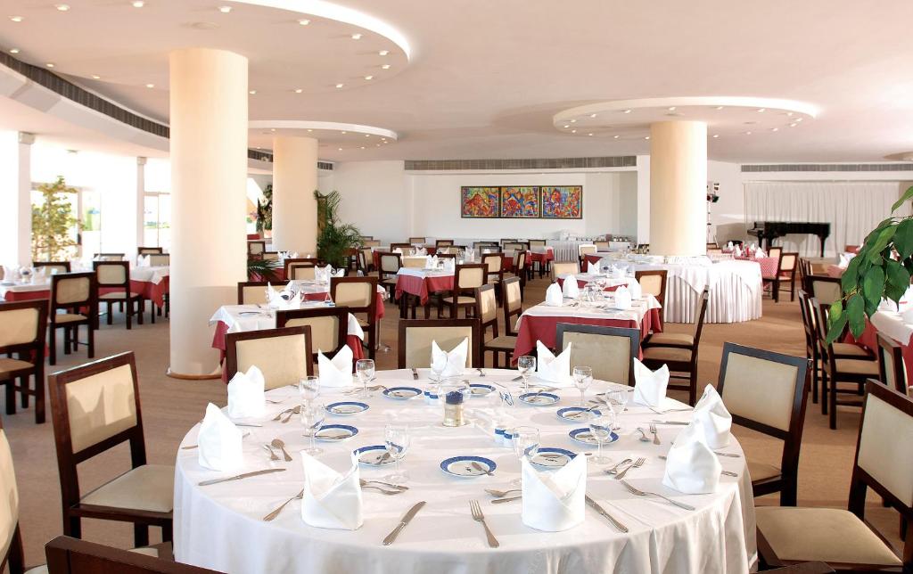 Restaurant, Hotel Apartamento Paraiso De Albufeira in Albufeira