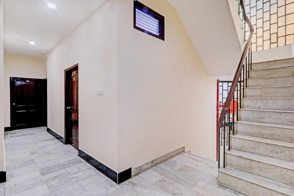 OYO Flagship 73630 Kiran Palace photo