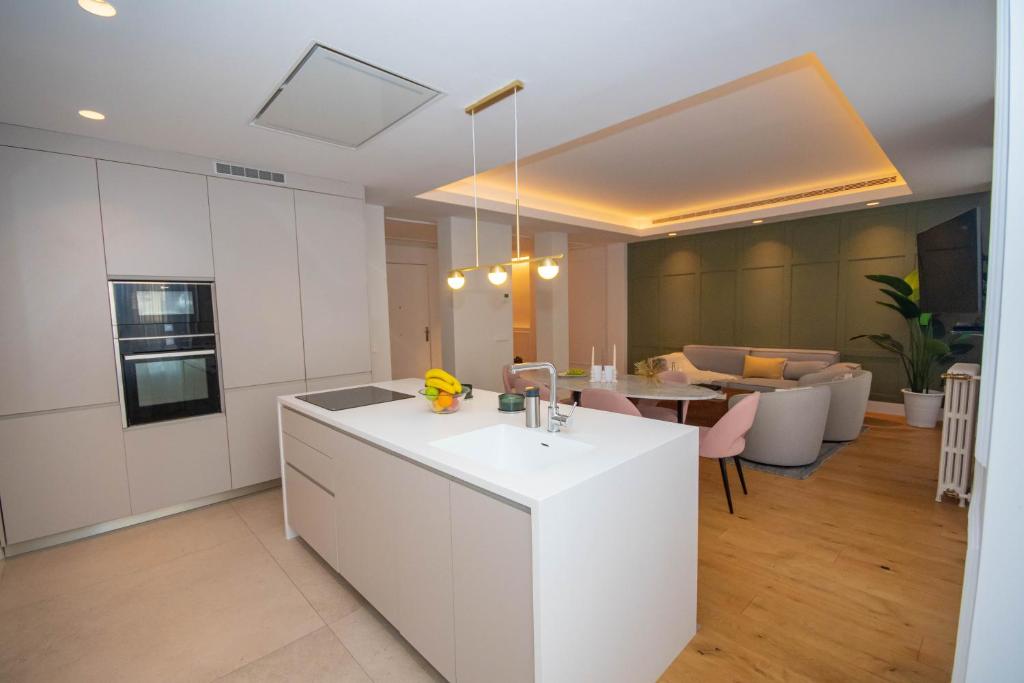 For You Rentals Lujoso y elegante ap TEMPORAL en Centro Madrid ALC353 - 2