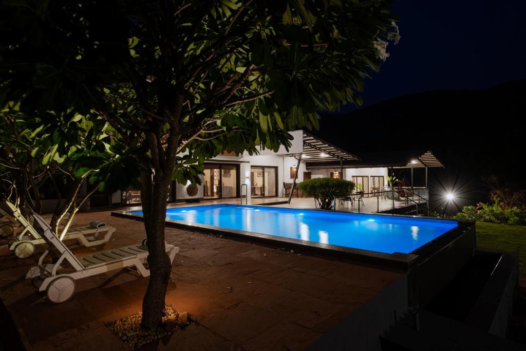 SaffronStays Sanvina Farm, Karjat photo