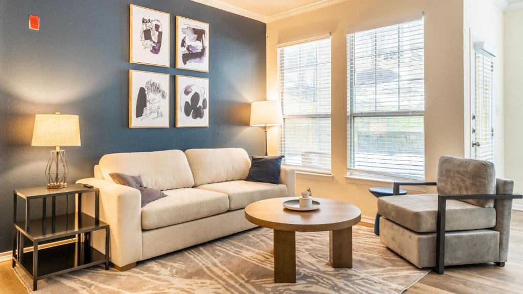 Modern Apartment in Prime Location ID6811X69