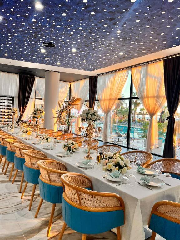 Royal G Max — Golem, Tirane