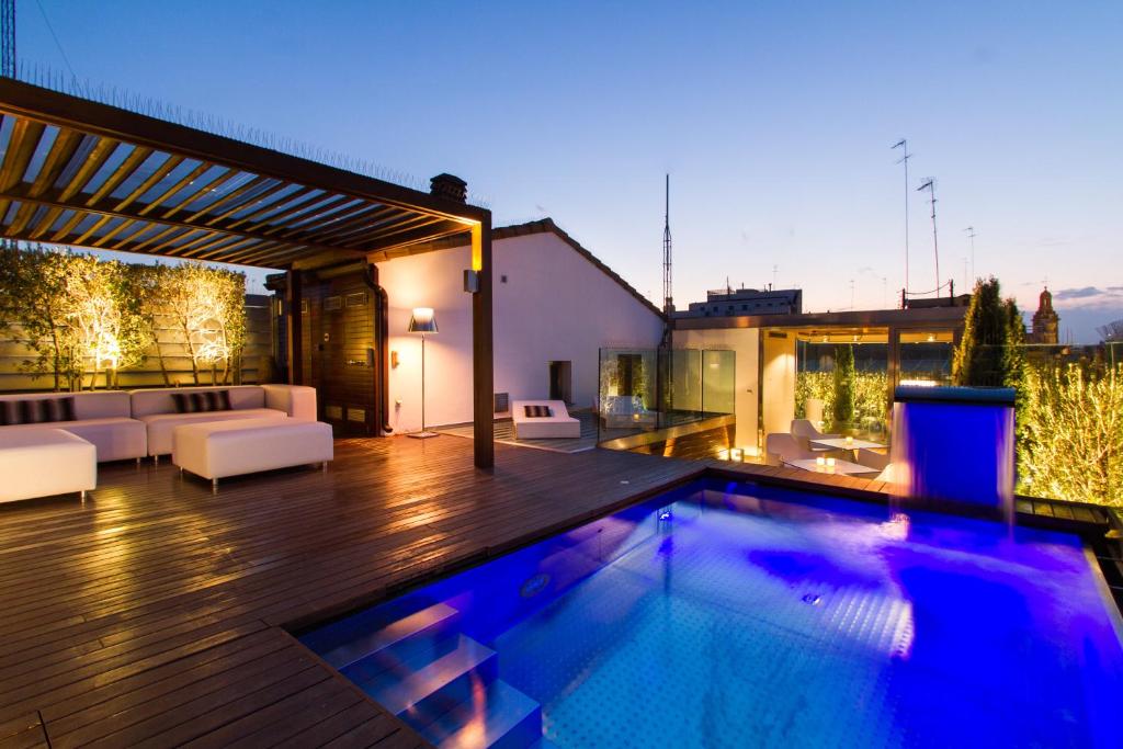 Best Price on Valencia Luxury Alma Palace in Valencia + Reviews!