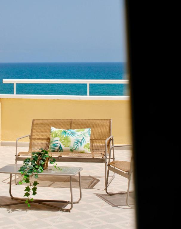 Primera línea de mar con terraza ático en Magic World - Marina Dor - 2