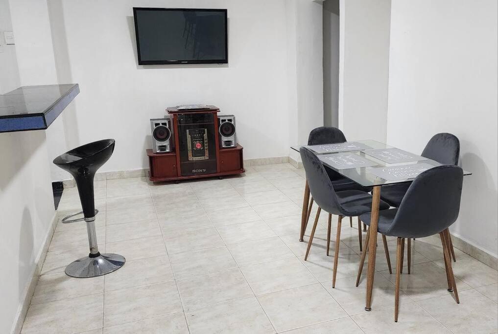 Lindo Apartamento cerca al Estadio Metropolitano - 1