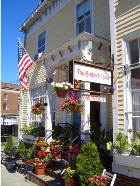 Burbank Rose Inn Bed & Breakfast photo