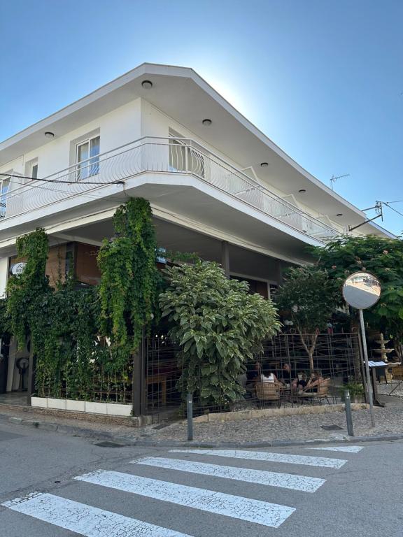 L'Illa Hotel - 3