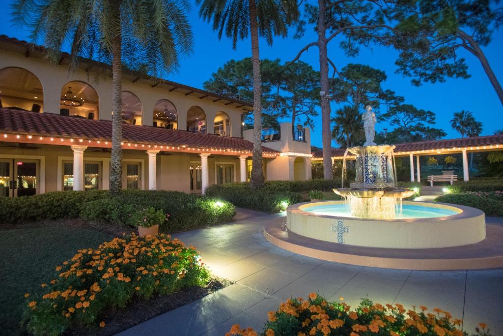 منتجع ميشين إن آند كلوب (Mission Inn Resort & Club)
