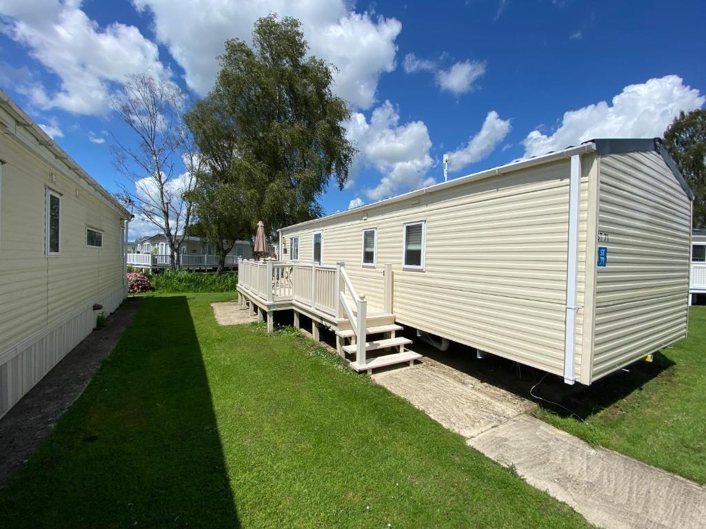Summer Breeze-Hoburne Cotswolds, South Cerney
